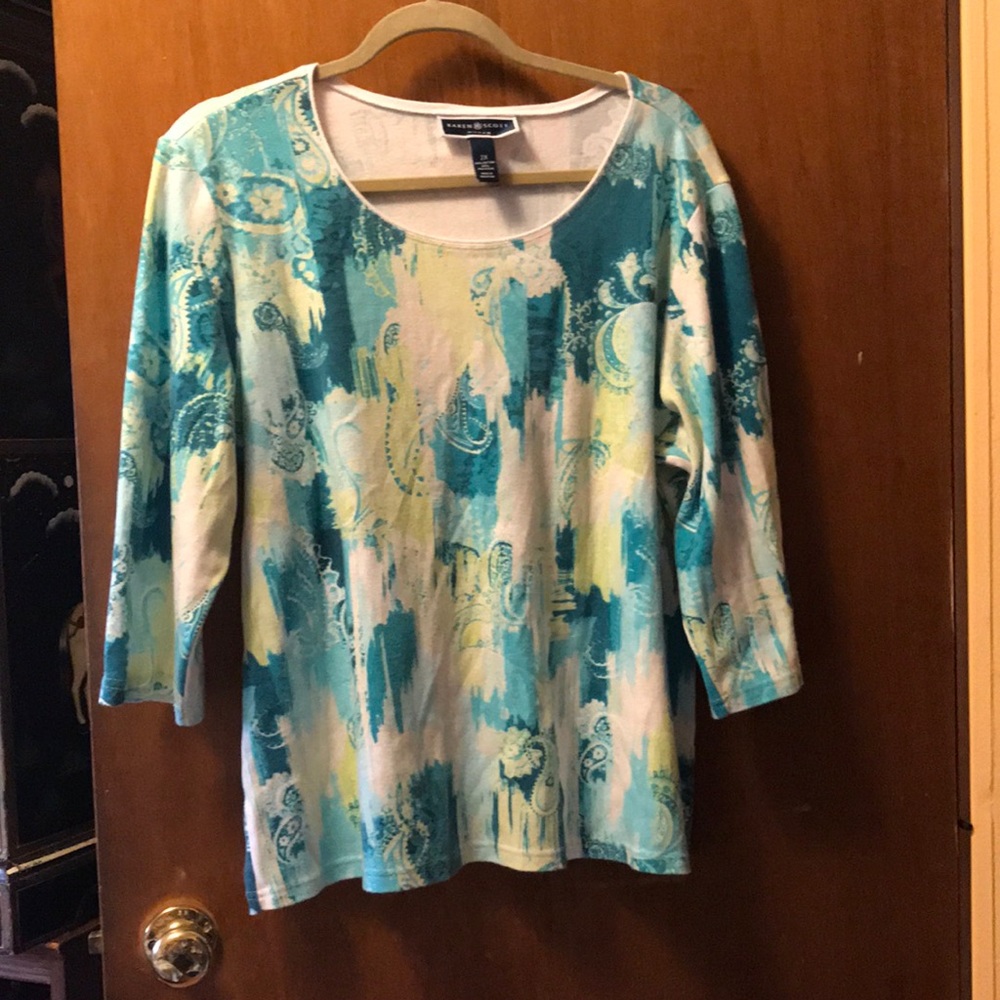 😀 Cute top by Karen Scott